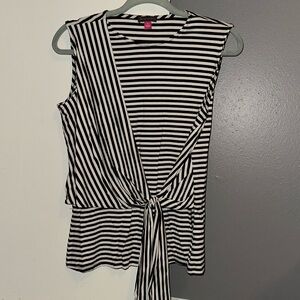 Vince Camuto size small